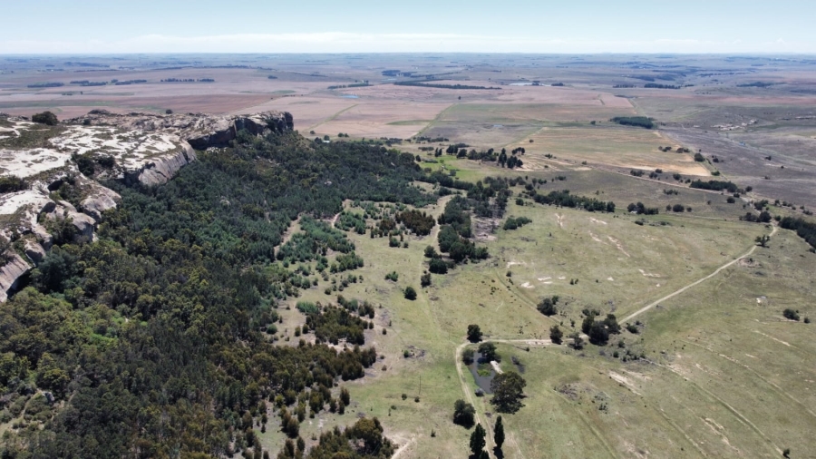 8 Bedroom Property for Sale in Bethlehem Rural Free State